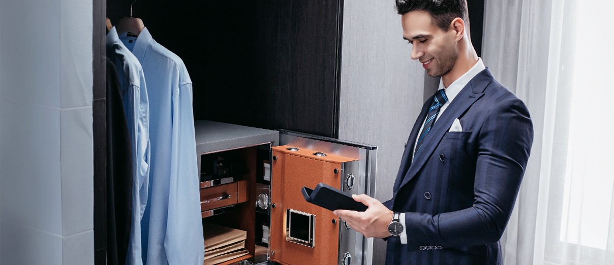 关于云悦1 1208x522.jpg